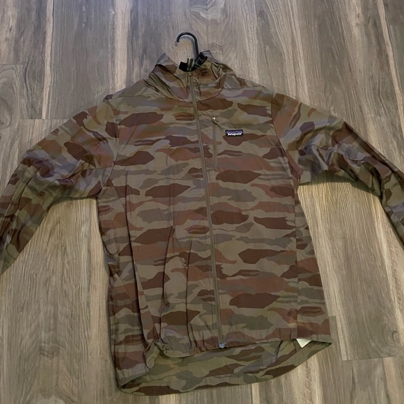 Patagonia Other - Patagonia Camouflage Print Parka